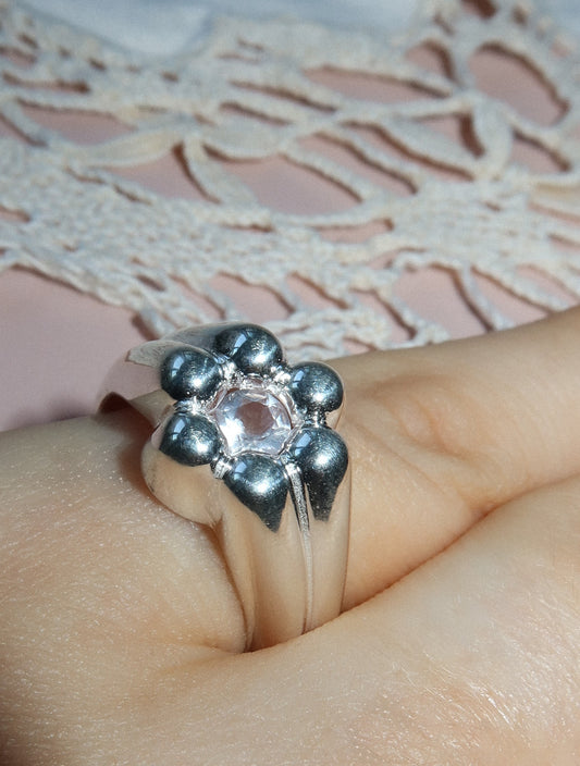 Sygnet Bloom Silver z kamieniem Pink